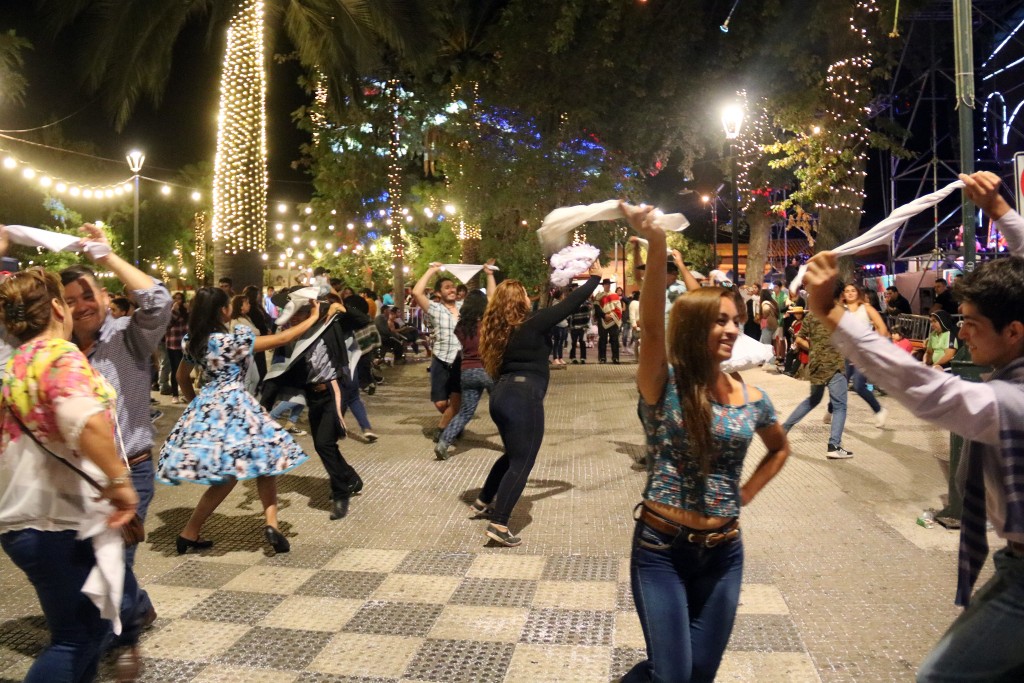 cuecas en la Plaza Lunes