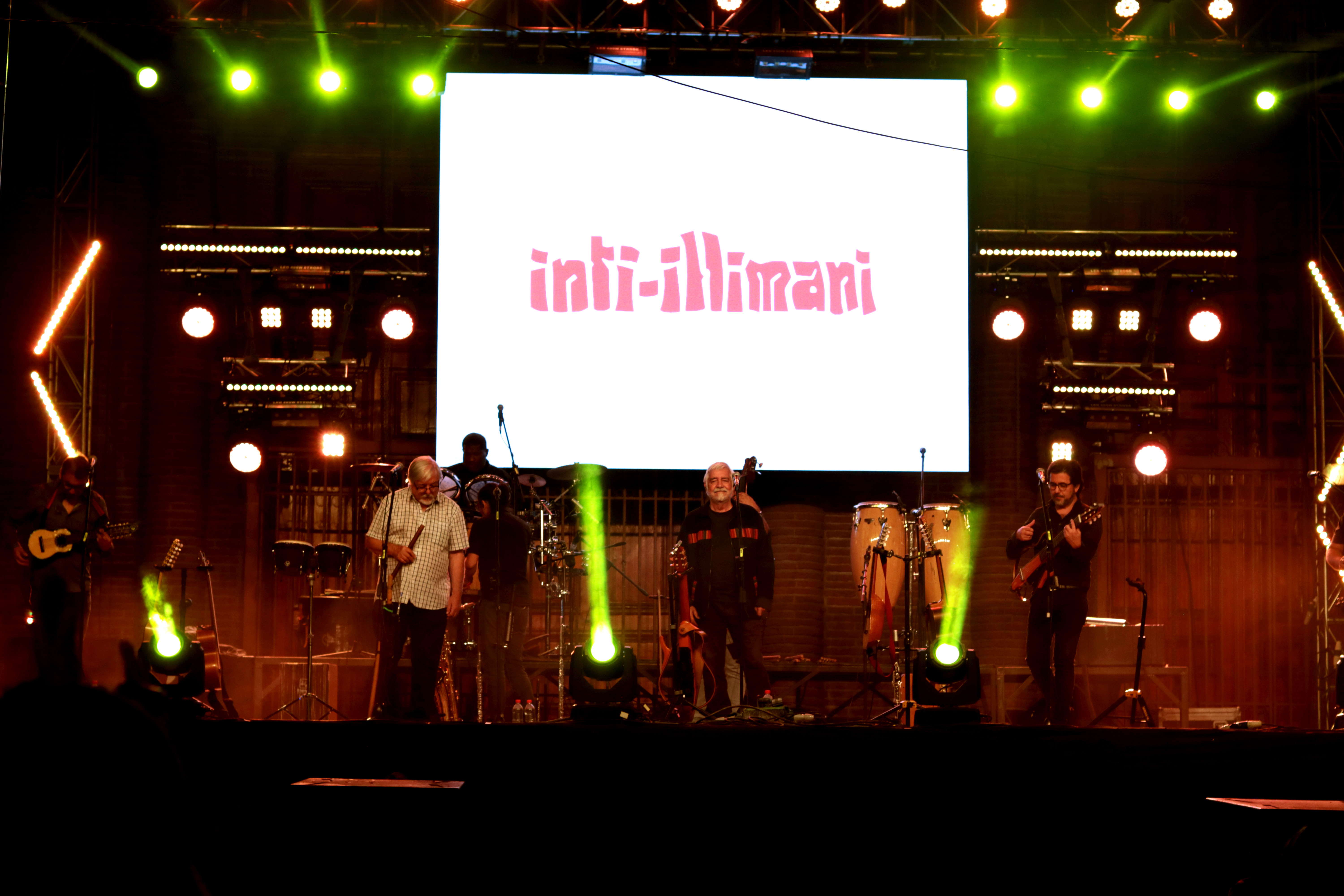 La memoria histórica de Inti Illimani emocionó a los presentes de la primera noche