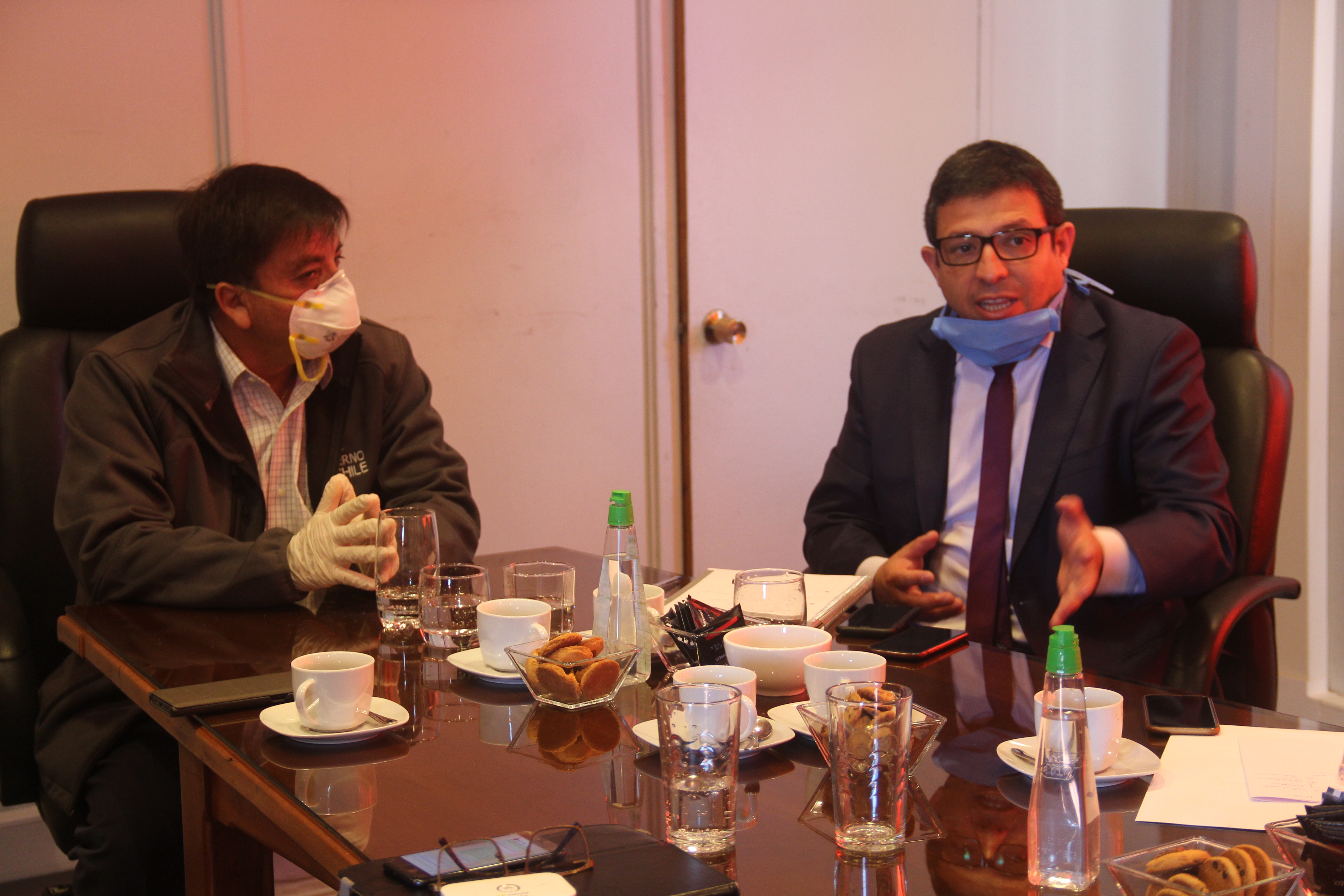 3 Alcalde Subrogante Fabián Muñoz junto a Director Nacional de Obras Hidráulicas